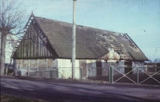 Czterodziałowy chlew konstrukcji szkieletowej z 1864 roku z dobudowaną świniarnią - Gnieżdżewo