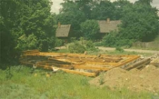 Plac budowy przeniesionego do KPE Wdzydze dworku z Chrztowa