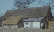 Stodoła szkieletowa z 1749 r. - Grab&oacute;wko