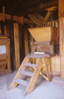 Wnętrze wiatraka z Jeżownicy - Wdzydze KPE