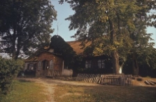 Dw&oacute;r zrębowo-szkieletowy z lat 80-tych XVII wieku. Przebudowany - Luzino