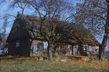 Chałupa gburska z pocz. XX wieku konstrukcji szkieletowej, częściowo oszalowana - Szopa