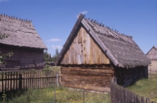 Skansen. Widok na chlewik z miejscowości G&oacute;rki - Wdzydze KPE