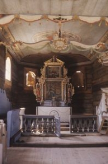 Wnętrze zabytkowego kościoła p.w. Św. Barbary z ok. 1700 roku z miejscowości Swornegacie - Wdzydze - KPE