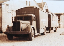 Pierwszy samoch&oacute;d [2]