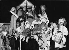 Spektakl "Po g&oacute;rach po chmurach"