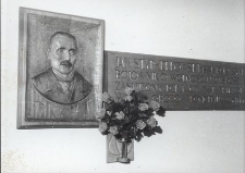 Tablica patrona Szkoły Podstawowej nr 3 w Bytowie