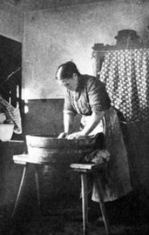 Berta Theil - washing underwear