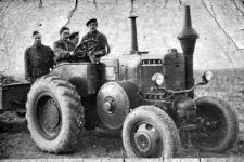Państwowy Ośrodek Maszynowy (POM). Traktorzysta Władysław Jurałowicz