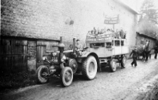 State farm workers before leaving for the May Day celebrations