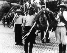Harvest procession with scythes and rakes