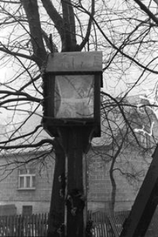 Kapliczka na słupie - Łosienice [2]