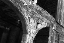 Chata zrębowa - wiązanie przęseł podcienia - Piechowice [2]