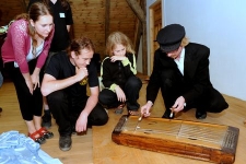 Instrument muzyczny ludowy w Muzeum Kultury Ludowej Pomorza w Swołowie (6)