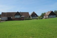 Budynek gospodarczy oraz budynki mieszkalne w Swołowie