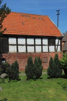 Budynki gospodarcze w Pęplinie