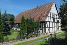 Budynki mieszkalne w Pęplinie