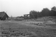 Budowa stodoły szkieletowej przeniesionej ze Skorzewa do KPE - Wdzydze