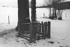 Płotek okalający krzyż - Mezowo