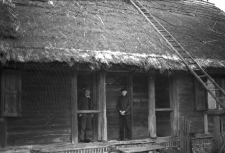 Dom zrębowy z wnęką podcieniową - Mirotki