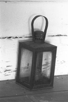 Latarnia stajenna - Nakla