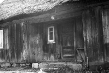 Chałupa konstrukcji zrębowej - Piece