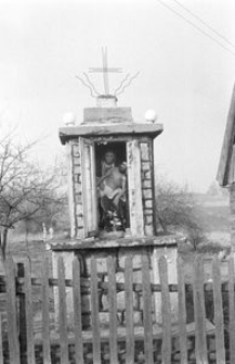 Kapliczka w zagrodzie Czapiewskich - Trzebuń