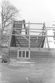 Chałupa zrębowa z podcieniem narożnym (rozbi&oacute;rka) - Zdrojno [2]