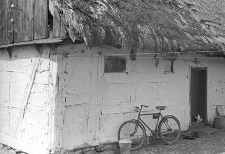 XVIII-wieczna chałupa konstrukcji szkieletowej z zabudowanym podcieniem pełnoszczytowym - Kleszczewo