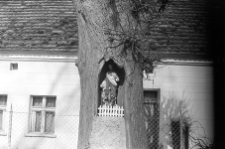 Kapliczka w centrum wsi - Nadole