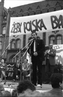 Solidarność 1989 wybory parlamentarne [wiec przedwyborczy przed słupskim ratuszem 3]