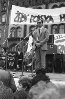 Solidarność 1989 wybory parlamentarne [wiec przedwyborczy przed słupskim ratuszem 7]