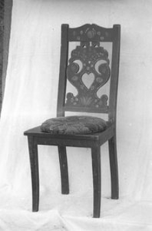 Krzesło polichromowane - Wdzydze Kiszewskie