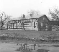 Chałupa gburska konstrukcji szkieletowej - Dzierżążno