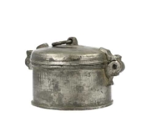 Cukiernica z nakrywą