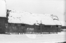 XIX-wieczny budynek inwentarsko-gospodarczy konstrukcji szkieletowej - Kartoszyno