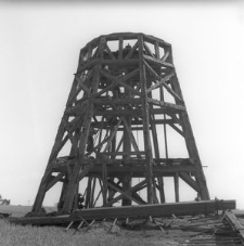 Wiatrak typu holenderskiego z lat 70-tych XIX wieku - rozbi&oacute;rka - Brusy