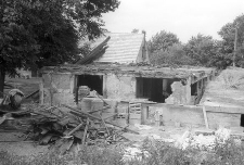 Rozbi&oacute;rka XVIII-wiecznej chałupy szkieletowej z zabudowanym podcieniem pełnoszczytowym - Starkowa Huta