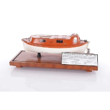 Model łodzi ratunkowej zakrytej Typu ŁRT - P2sZ