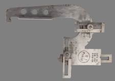 Przymiar do mierzenia zużycia grubości i podcięcia obrzeża obręczy koła parowozowego