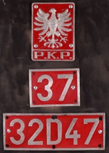 Tablica z oznakowaniem parowozu Ty 43 nr ser. 37