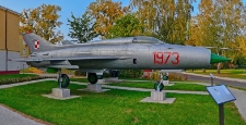 Pomnik poświęcony pamięci poległych pilotów 28 Słupskiego Pułku Lotnictwa Myśliwskiego