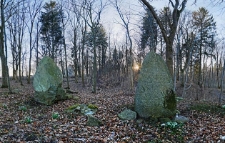 Kościół Wieszyno. Cmentarz właścicieli Wieszyna - rodziny von Goerne. Okolice cmentarza i kościoła.
