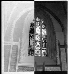 Kościół Mariacki w Słupsku - witraż i tablice z nazwiskami poległych w I wojnie światowej