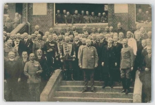 Zdjęcie zbiorowe z wizyty Paula von Hindenburga w Słupsku