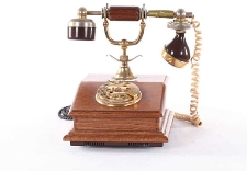 Telefon ze spektaklu ,,Okno na parlament&rdquo;