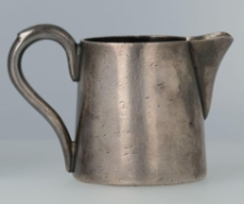 Dzbanuszek z napisem &laquo;Kurhaus Zoppot&raquo;