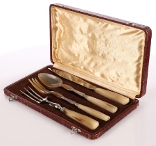 Zestaw sztućc&oacute;w serwingowych