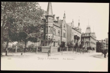 Przy bramie kolejowej w Stolpie