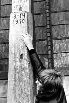 Krwawiący krzyż przy kościele Mariackim